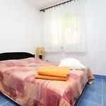 Appartement By The Sea Marusici, Omis - 1024 Mimice
